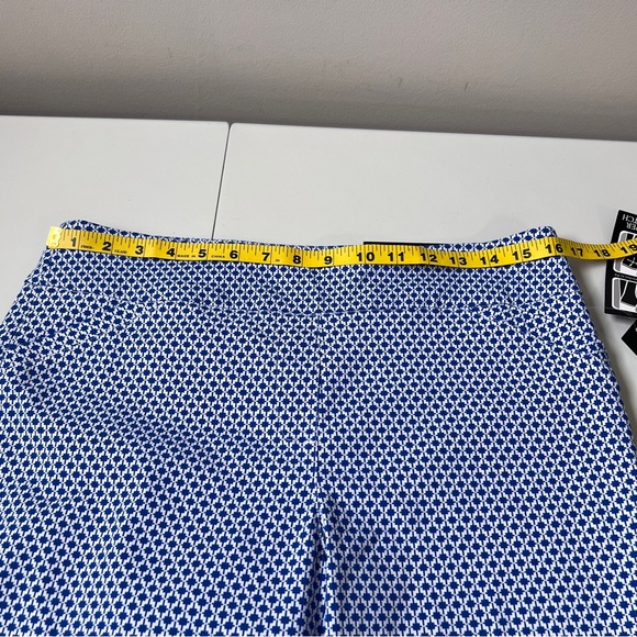 Kim Rogers Blue White Print Super Stretch Capri Pants Tummy Panel Womens Size 12 - Picture 10 of 13